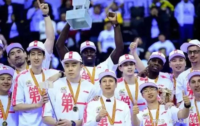 辽宁队主教练赛后疑似斥责球员，引发争议